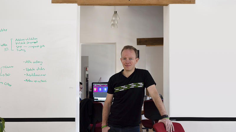 La empresa que quiere conectar tu smartphone por 2 pesos